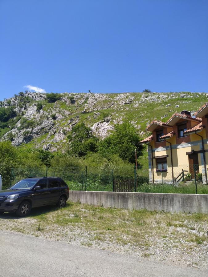 Casa En Valles Pasiegos La Toba  Exteriér fotografie